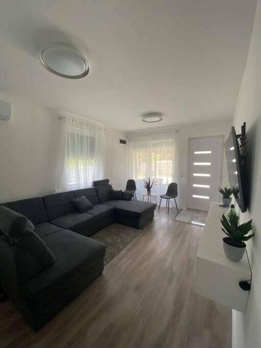 Villa Lipi - Home Away From Home Balatonszárszó Екстериор снимка